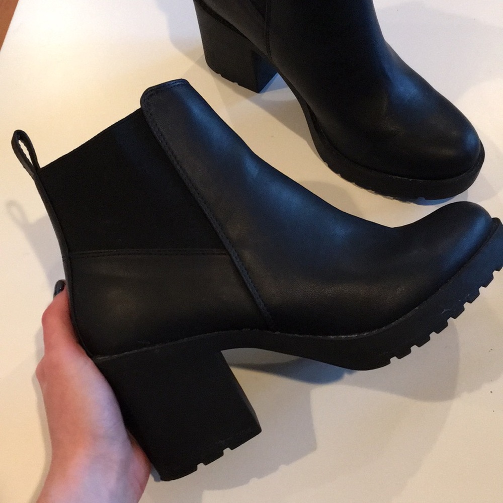 H&M Heeled Chelsea Boots